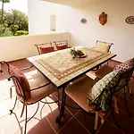 Classical Apartament In Elviria